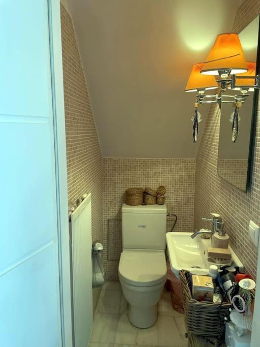 Maisonete Balcony & Parking Apartment