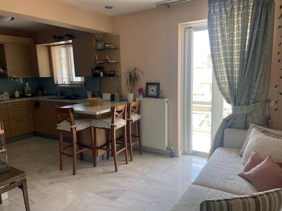 Maisonete Balcony & Parking Apartment